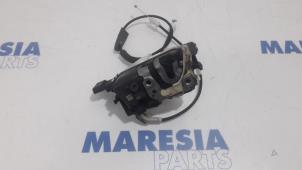 Used Front door lock mechanism 4-door, right Peugeot 508 (8D) 2.0 Hybrid4 16V Price € 45,00 Margin scheme offered by Maresia Parts