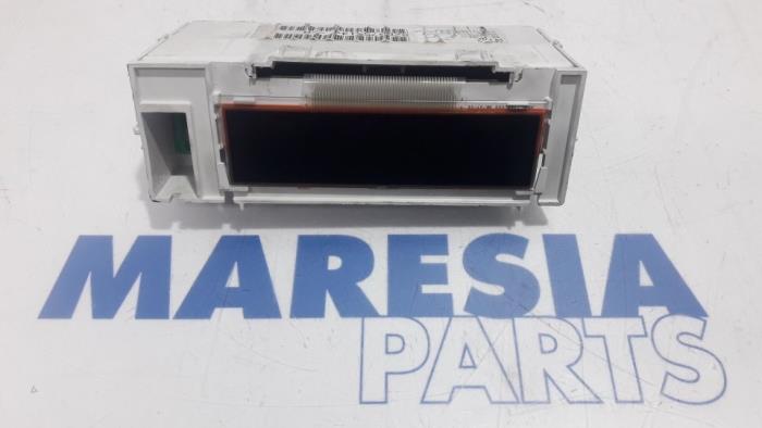 Begagnade Innerdisplay Renault Kangoo/Grand Kangoo (KW) 1.6 16V Pris € 30,00 Marginaltabell erbjuds av Maresia Parts