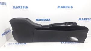 Used Middle console Peugeot 308 (4A/C) 1.6 16V THP 150 Price € 65,00 Margin scheme offered by Maresia Parts