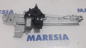 Używane Mechanizm szyby lewej tylnej wersja 4-drzwiowa Peugeot 2008 (CU) 1.5 BlueHDi 100 Cena € 85,00 Procedura marży oferowane przez Maresia Parts