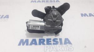 Usagé Moteur essuie-glace arrière Peugeot 2008 (CU) 1.5 BlueHDi 100 Prix € 50,00 Règlement à la marge proposé par Maresia Parts