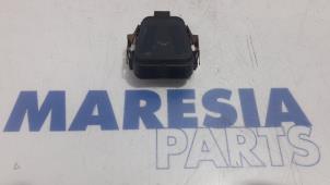 Used Rain sensor Peugeot 2008 (CU) 1.5 BlueHDi 100 Price € 20,00 Margin scheme offered by Maresia Parts
