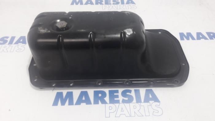 Usagé Couvercle carter Citroen Berlingo Cinqspace, Multispace 1.6 BlueHDI 75 Prix € 36,29 Prix TTC proposé par Maresia Parts