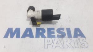 Used Windscreen washer pump Peugeot Partner (GC/GF/GG/GJ/GK) 1.6 HDI 75 Phase 2 Price € 10,00 Margin scheme offered by Maresia Parts