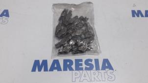 Used Rocker arm Citroen Berlingo 1.6 Hdi 16V 90 Price € 60,50 Inclusive VAT offered by Maresia Parts