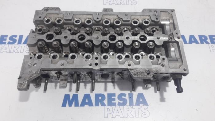 Begagnade Topplock Fiat Doblo (263) 1.3 D Multijet Pris € 317,63 Inklusive moms erbjuds av Maresia Parts