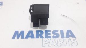 Used Cooling fan resistor Peugeot 508 (8D) 2.0 Hybrid4 16V Price € 20,00 Margin scheme offered by Maresia Parts