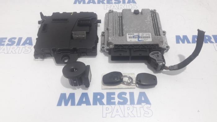 Used Engine management computer Opel Movano 2.3 CDTi 16V FWD Price € 399,99 Margin scheme offered by Maresia Parts