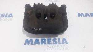 Used Front brake calliper, right Opel Movano 2.3 CDTi 16V FWD Price € 75,00 Margin scheme offered by Maresia Parts