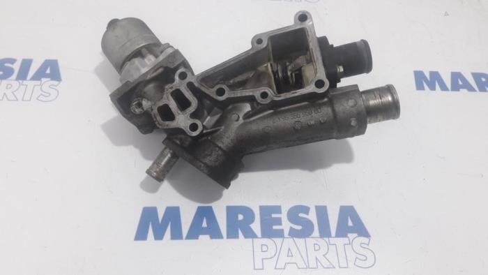 Usagé Boîtier thermostat Peugeot 307 CC (3B) 2.0 16V Prix € 40,00 Règlement à la marge proposé par Maresia Parts