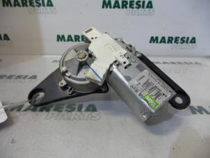 Used Rear wiper motor Renault Clio II (BB/CB) 1.4 16V Price € 25,00 Margin scheme offered by Maresia Parts
