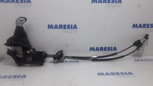 Used Gear stick Peugeot 2008 (CU) 1.2 Vti 12V PureTech 82 Price € 210,00 Margin scheme offered by Maresia Parts