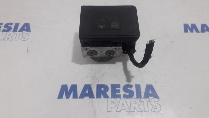 Begagnade ABS-pump Peugeot 208 I (CA/CC/CK/CL) 1.2 Vti 12V PureTech 82 Pris € 131,25 Marginaltabell erbjuds av Maresia Parts
