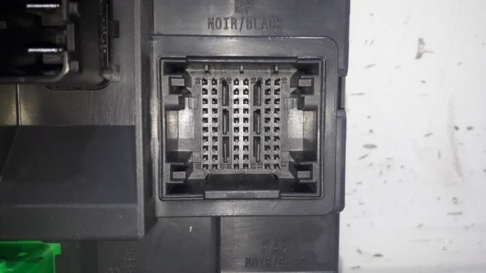 Engine management computer from a Peugeot 2008 (CU) 1.2 Vti 12V PureTech 82 2017