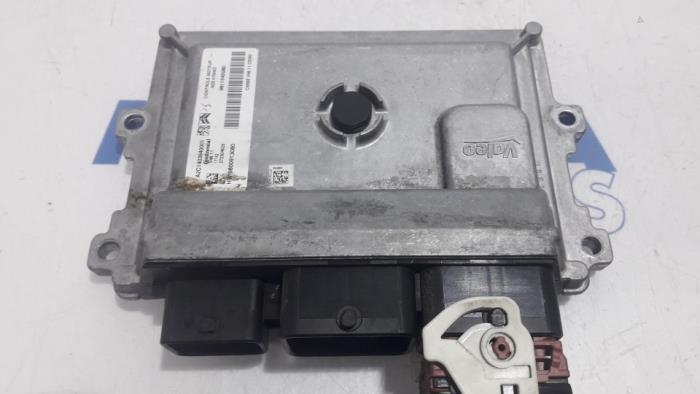 Engine management computer from a Peugeot 2008 (CU) 1.2 Vti 12V PureTech 82 2017