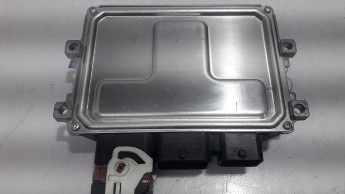 Engine management computer from a Peugeot 2008 (CU) 1.2 Vti 12V PureTech 82 2017