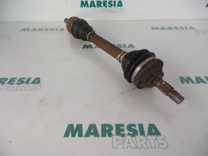 Front drive shaft, left from a Peugeot 406 (8B) 1.9 dt 1997