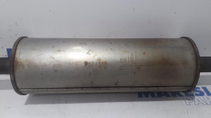Exhaust middle silencer from a Peugeot 208 I (CA/CC/CK/CL) 1.2 Vti 12V PureTech 82 2016