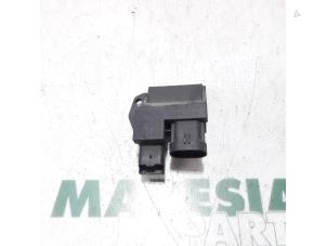 Used Cooling fan resistor Peugeot 207 CC (WB) 1.6 16V Price € 25,00 Margin scheme offered by Maresia Parts