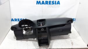 Usagé Tableau de bord Peugeot 207/207+ (WA/WC/WM) 1.4 16V Prix € 199,50 Règlement à la marge proposé par Maresia Parts