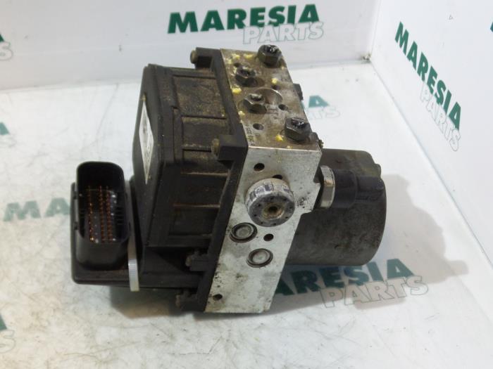 Used ABS pump Fiat Stilo (192A/B) 2.4 20V Abarth 3-Drs. Price € 75,00 Margin scheme offered by Maresia Parts
