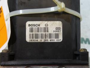 ABS Pumpe van een Fiat Stilo (192A/B) 2.4 20V Abarth 3-Drs. 2002