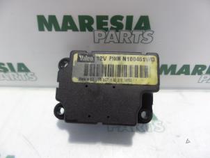 Used Heater valve motor Renault Clio III (BR/CR) 1.4 16V Price € 25,00 Margin scheme offered by Maresia Parts