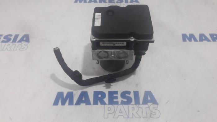 Usagé Bloc ABS Peugeot 508 (8D) 1.6 HDiF 16V Prix € 175,00 Règlement à la marge proposé par Maresia Parts