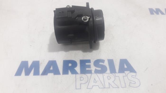 Airflow meter from a Peugeot 508 (8D) 1.6 HDiF 16V 2011