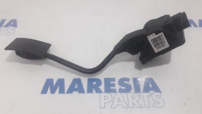 Begagnade Gaspedalsensor Peugeot 508 (8D) 1.6 HDiF 16V Pris € 35,00 Marginaltabell erbjuds av Maresia Parts