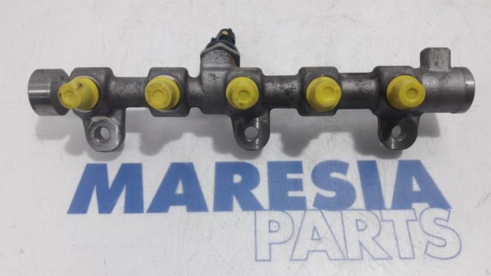Usagé Système d'injection Renault Trafic New (FL) 2.0 dCi 16V 115 Prix € 54,45 Prix TTC proposé par Maresia Parts
