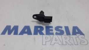 Used Camshaft sensor Renault Trafic New (FL) 2.0 dCi 16V 115 Price € 36,30 Inclusive VAT offered by Maresia Parts