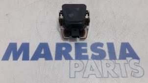 Used Rain sensor Peugeot 508 (8D) 2.0 Hybrid4 16V Price € 20,00 Margin scheme offered by Maresia Parts