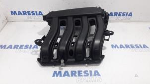 Used Intake manifold Renault Megane II Grandtour (KM) 1.6 16V Price € 29,00 Margin scheme offered by Maresia Parts