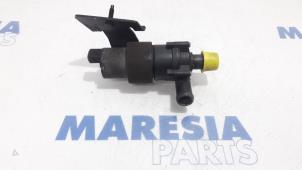 Usados Bomba de agua Renault Espace (JK) 2.0 16V Turbo Precio € 75,00 Norma de margen ofrecido por Maresia Parts