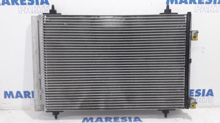 Air conditioning condenser from a Peugeot 308 SW (4E/H) 1.6 HDi 16V FAP 2011