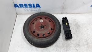 Used Jackkit + spare wheel Renault Espace (JK) 2.0 16V Turbo Price € 157,50 Margin scheme offered by Maresia Parts