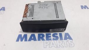 Usagé Radio Renault Espace (JK) 2.0 16V Turbo Prix € 50,00 Règlement à la marge proposé par Maresia Parts