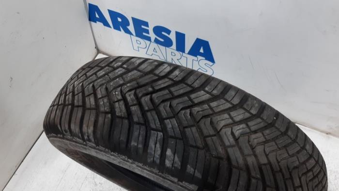 Tyre from a Renault Kangoo Express (FW) 1.5 dCi 75 2015