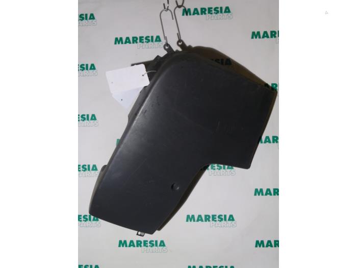 Rear bumper component, left from a Renault Trafic New (FL) 1.9 dCi 100 16V 2005