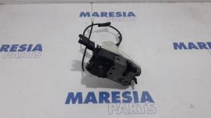 Used Front door lock mechanism 4-door, right Peugeot 308 SW (4E/H) 1.6 HDi 16V FAP Price € 30,00 Margin scheme offered by Maresia Parts
