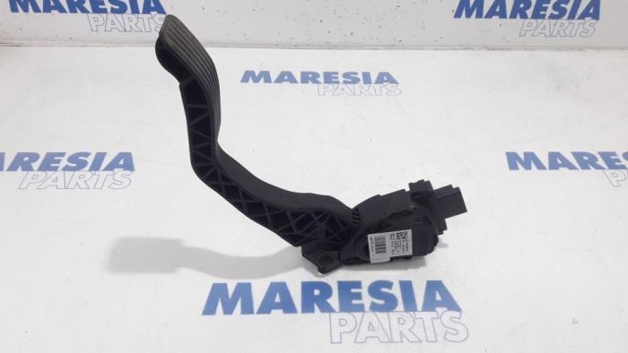 Begagnade Gaspedalsensor Peugeot 308 SW (4E/H) 1.6 HDi 16V FAP Pris € 20,00 Marginaltabell erbjuds av Maresia Parts
