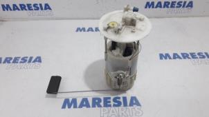 Used Electric fuel pump Renault Espace (JK) 2.0 16V Turbo Price € 35,00 Margin scheme offered by Maresia Parts