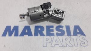 Used Ignition lock + key Peugeot 308 SW (4E/H) 1.6 HDi 16V FAP Price € 40,00 Margin scheme offered by Maresia Parts