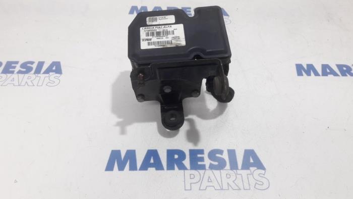 Używane Pompa ABS Lancia Delta (844) 1.6 D Multijet 16V 120 Cena € 131,25 Procedura marży oferowane przez Maresia Parts