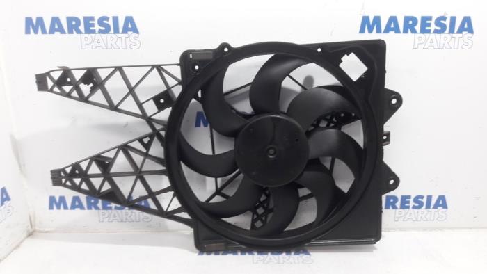 Używane Silnik wentylatora Lancia Delta (844) 1.6 D Multijet 16V 120 Cena € 49,99 Procedura marży oferowane przez Maresia Parts