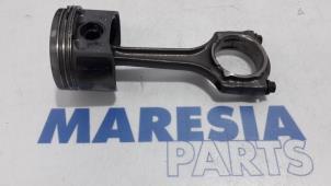 Usagé Piston Fiat 500 (312) 1.2 69 Prix € 40,00 Règlement à la marge proposé par Maresia Parts