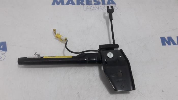 Seatbelt tensioner, right from a Lancia Delta (844) 1.6 D Multijet 16V 120 2009