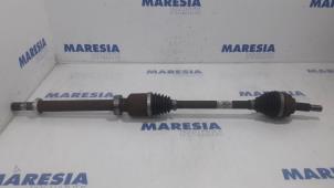 Used Front drive shaft, right Renault Clio IV (5R) 1.5 Energy dCi 90 FAP Price € 60,00 Margin scheme offered by Maresia Parts