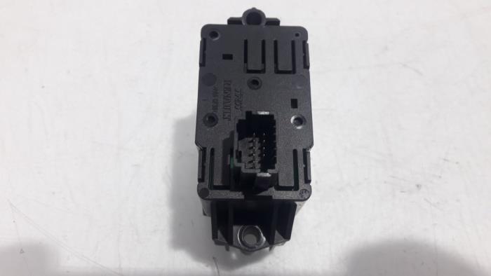 Interruptor de freno de mano de un Renault Scénic III (JZ) 1.2 16V TCe 115 Energy 2013